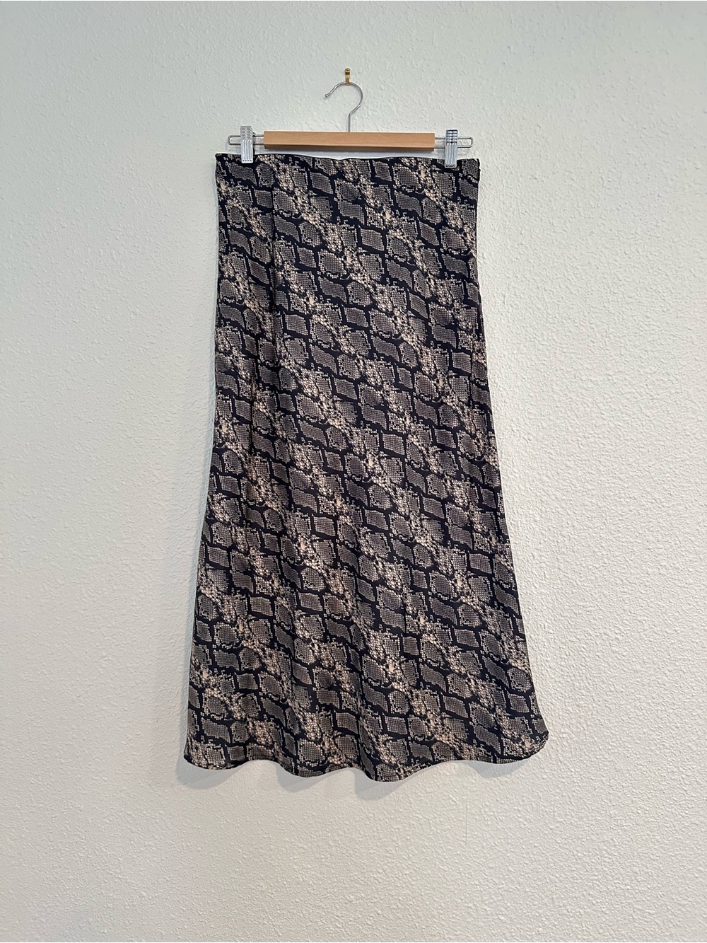 urban outfitters tan black snakeskin print midi skirt